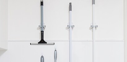 Broom Gripper
